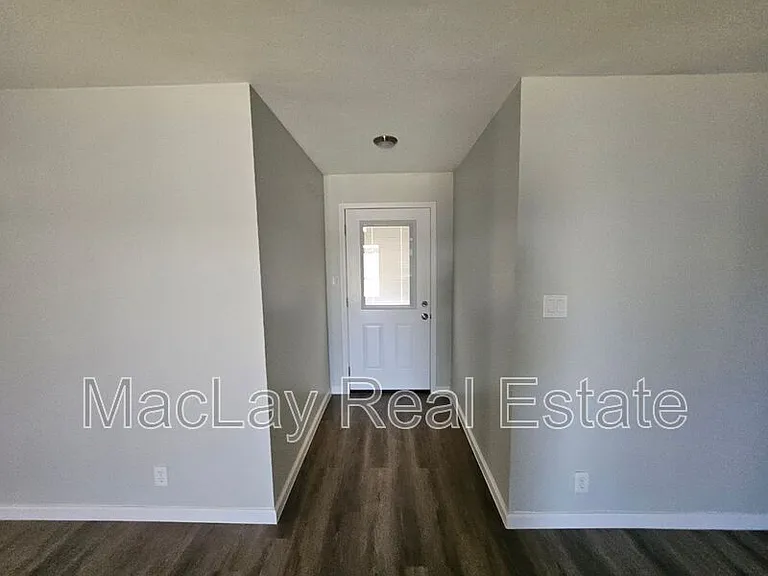 524 W 3rd Pl — Photo 8