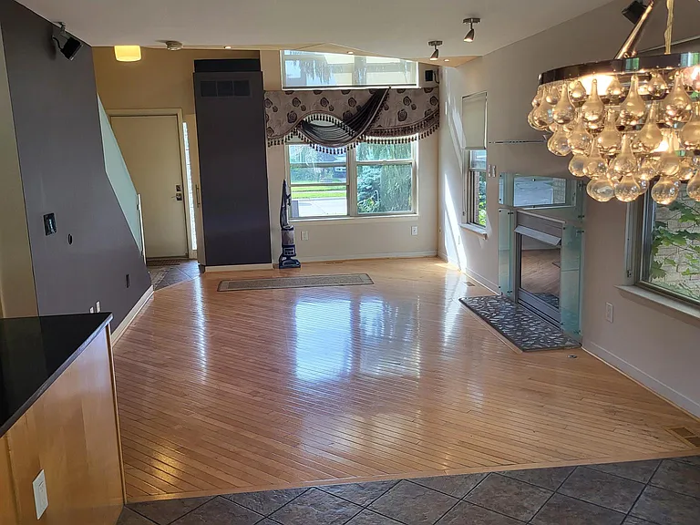 3355 Willow St — Photo 7