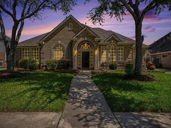 305 Watercrest Harbor Ln, League City, TX 77573