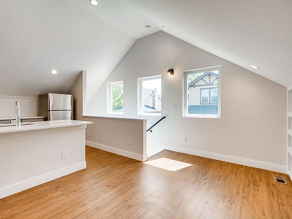 4th image of 2629 1/2 N Vine St