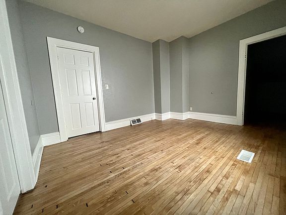 5th image of 1314 Morgan Ave N #1