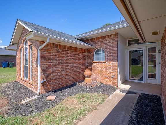 5th image of 1422 Cherokee Cir