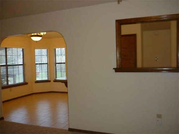 5th image of 158 Forest Dr