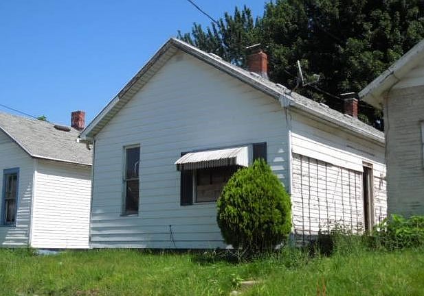 2nd image of 1024 Sherman St