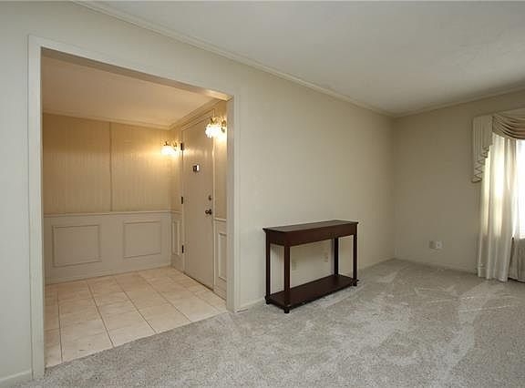 3rd image of 209 E Vilbig St
