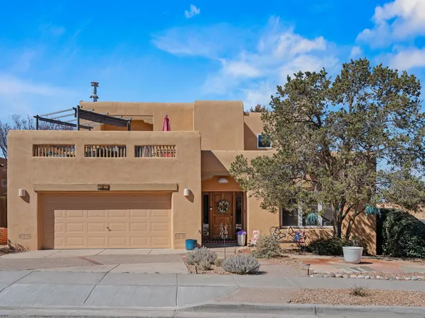 3208 Nizhoni Dr, Santa Fe, NM 87507