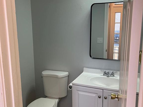 4th image of 25 Drumcastle Ct