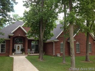 834 Old Highway Rd, Winchester, IL 62694