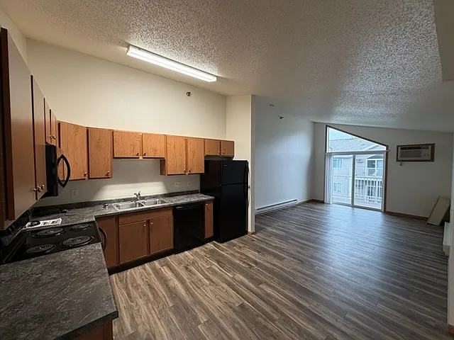 The Summers at Osgood Apartments — Photo 10