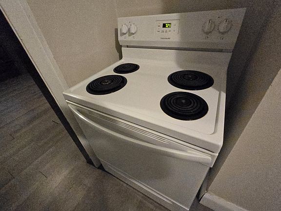 3rd image of 550 Freeman St NW #552