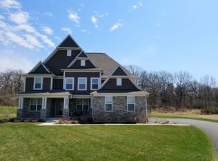 25557 W Tara Dr, Barrington, IL 60010