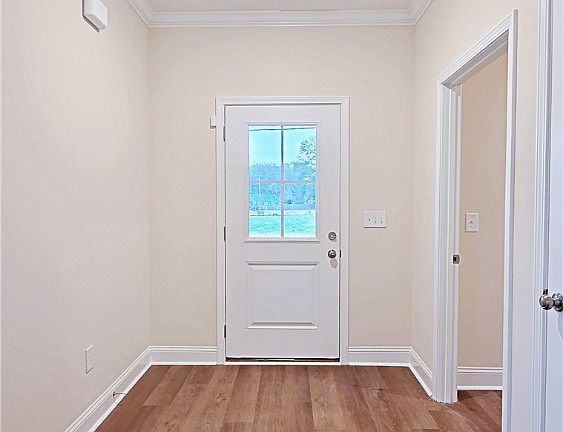 4th image of 418 Bryan St