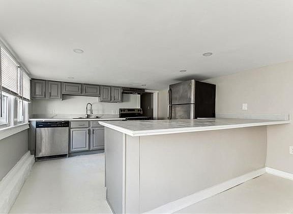 5th image of 2225 Jena St