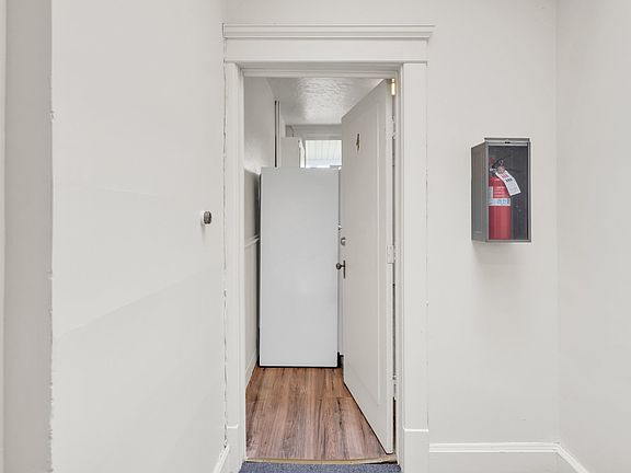 3rd image of 2507 Wetmore Ave #4