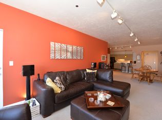 35 Harborview Dr APT 104, Racine, WI 53403