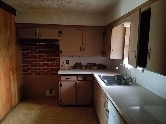 4th image of 196 Yale Ave