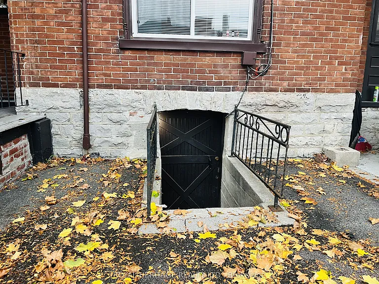 80 Bridge St W #4 — Photo 12