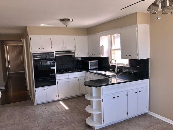 5th image of 8824 S Rockwell Ave