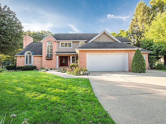 2nd image of 10726 N Grand Oak Ct