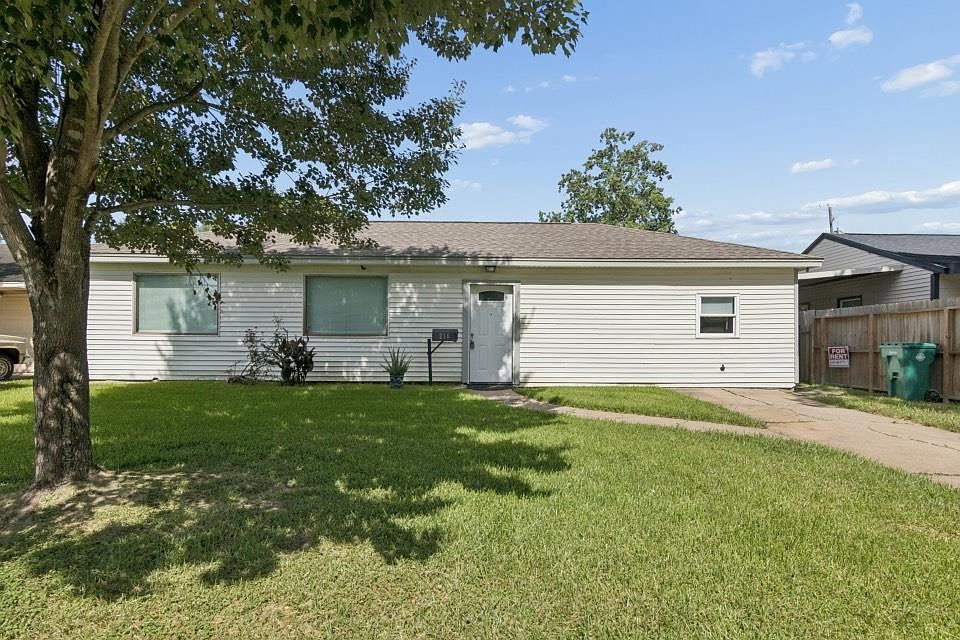 1st image of 216 Bearle St