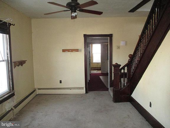 4th image of 47 Ash St