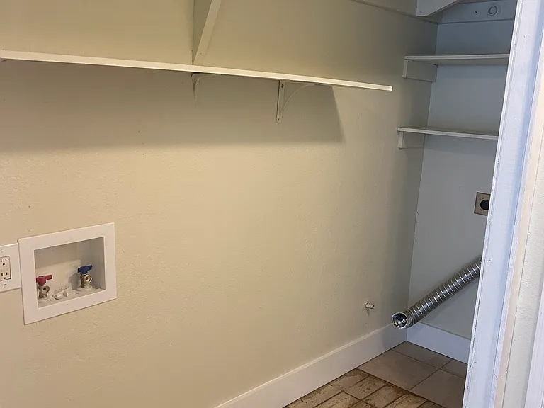 7262 Montgomery Dr — Photo 14