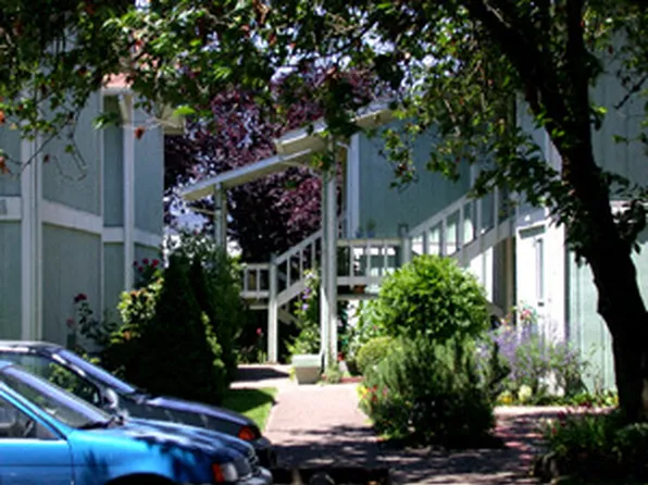 Walnut Court, 842 NE 2nd St, Corvallis, OR 97330