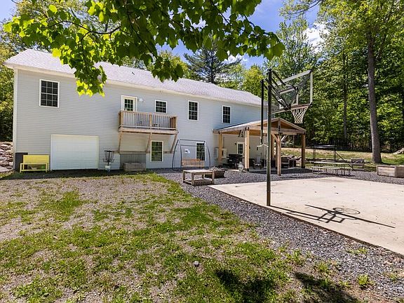 2nd image of 53 Oak Point Lane