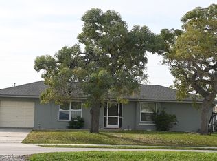 2324 Country Club Blvd, Cape Coral, FL 33990