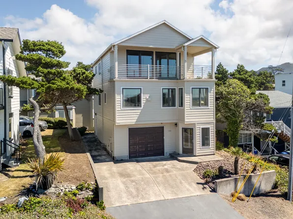 1334 NW Harbor Ave, Lincoln City, OR 97367