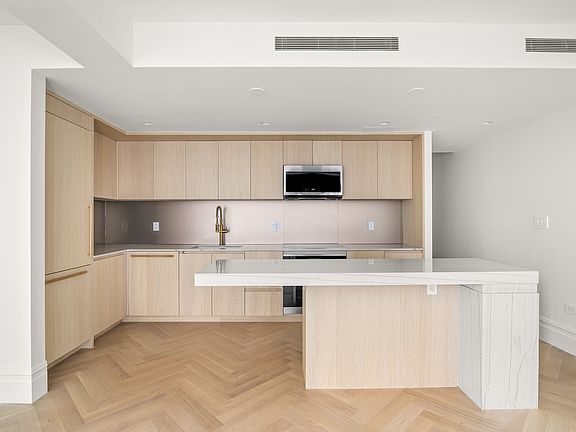 4th image of 150 W 82nd St APT 7A