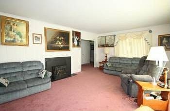 3rd image of 1030 Knoll Ln