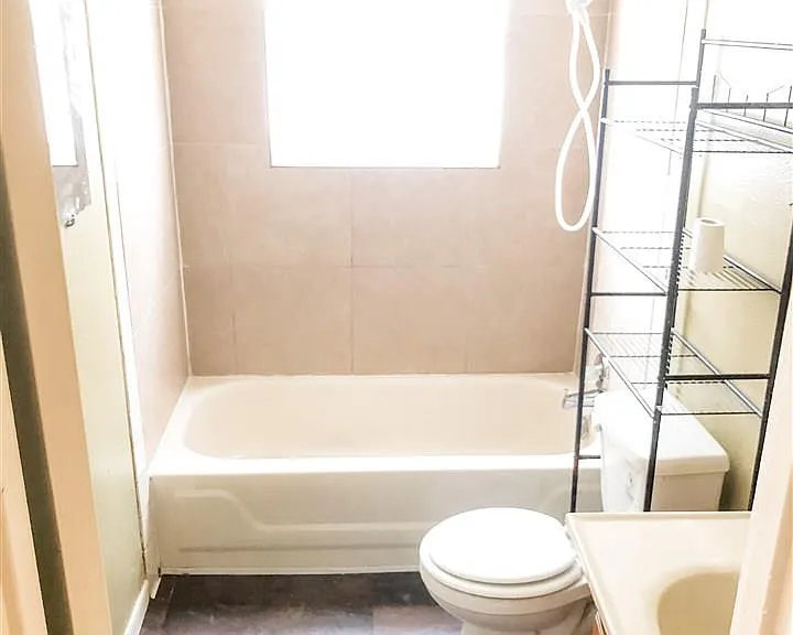 1418 Phoenix Dr — Photo 8