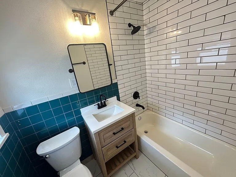 1303 E Harding St #W — Photo 11
