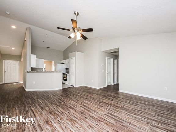 2nd image of 514 Magpie Ln
