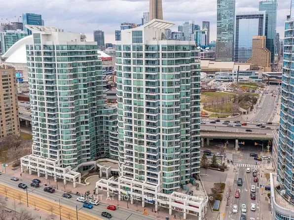 228 Queens Quay W #2801, Toronto, ON M5J 2X1