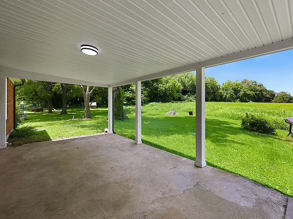 4th image of 428 Kings Mill Rd