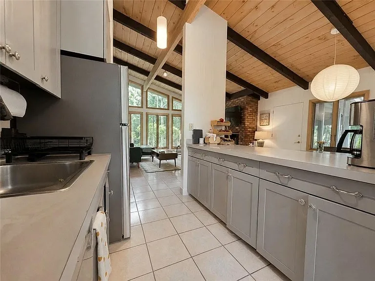 35 Sunset Ave — Photo 16