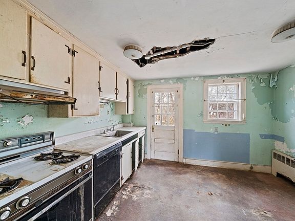 3rd image of 24 Butler Rd