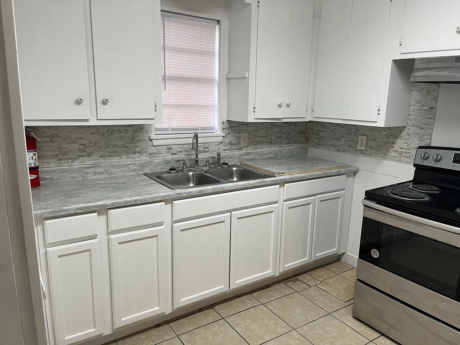 3 bed, 1.5 bath, 1228 sqft, $1,450 — Photo 4