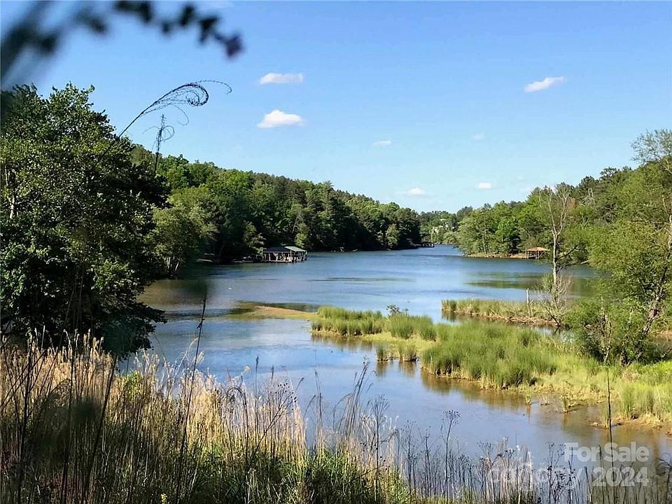 1st image of 1928 W Paradise Harbor Dr