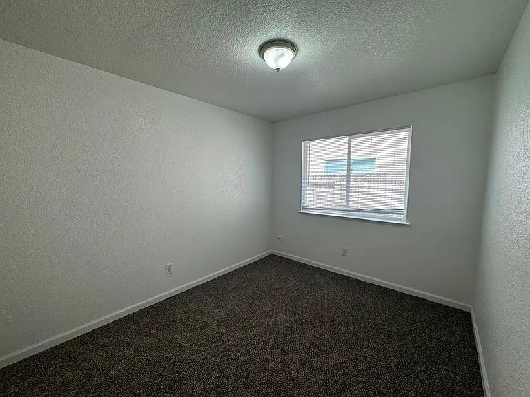 430 Vargus Ct — Photo 15
