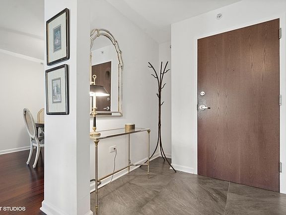 2nd image of 1633 2nd St APT 401