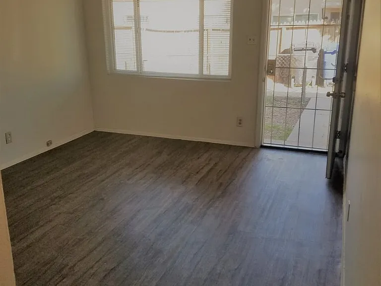 528 Vermont Street NE — Photo 7