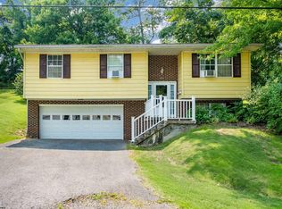 397 Riverview Ave, Westover, WV