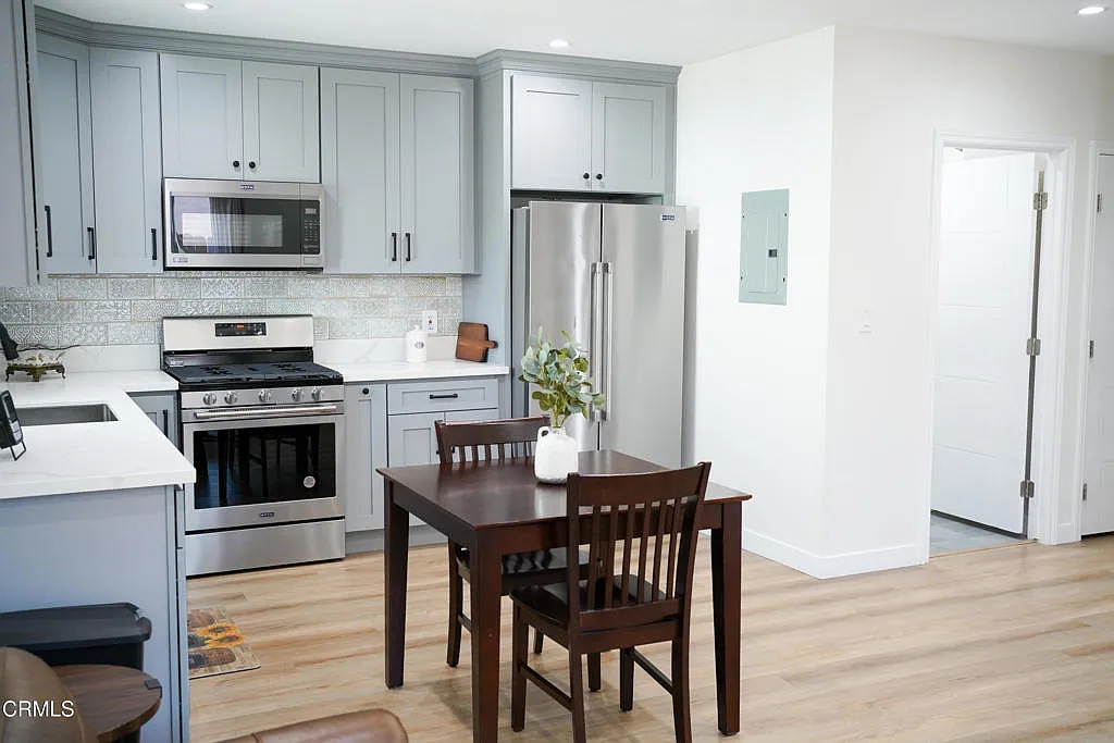 1 bed, 1.0 bath, 605 sqft, $3,400 — Photo 1