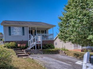 112 Saint James Pl, Bristol, TN 37620