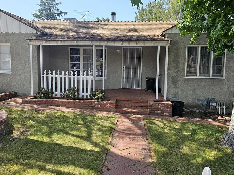 10003 Tujunga Canyon Blvd — Photo 1