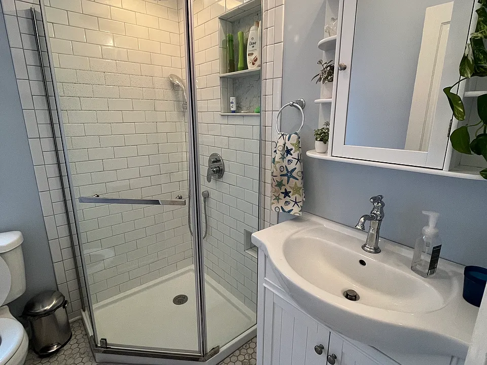 2nd floor bathroom