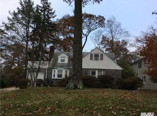 372 Elm St, West Hempstead, NY 11552